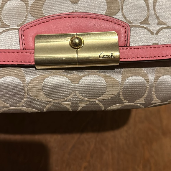 NWT Coach Kristin Wristlet Wallet Large sateen & leather Y2K vibes, discontinued - Picture 3 of 8